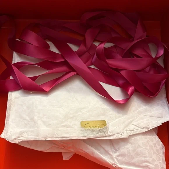 Brand New Coach Beige and Brown Signature Large Purse And Matching Wallet Set - Picture 13 of 14